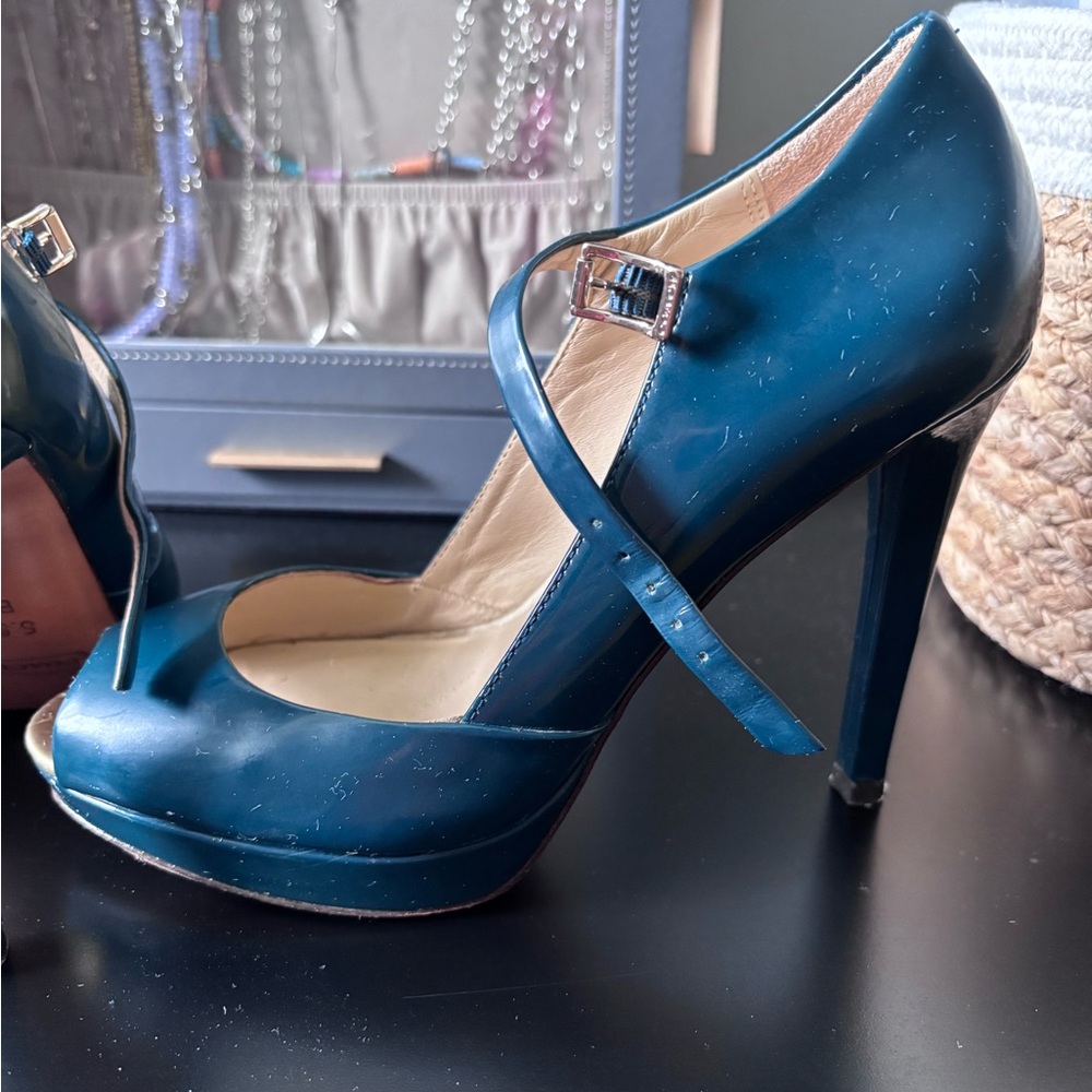 Coach Shawna teal patent leather  open toe shoes 5.5